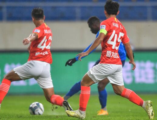 足协杯-广州恒大0-3不敌昆山FC 旧将反戈U21阵容遭完爆 足协杯-广州恒大0-3不敌昆山FC 旧将反戈U21阵容遭完爆