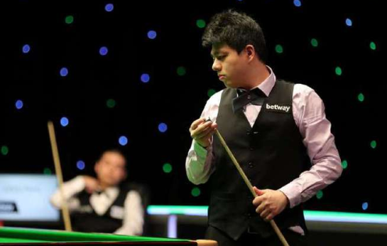 英锦赛鲁宁6-4胜佩里将战NO.1 中国两人挺进四强 英锦赛鲁宁6-4胜佩里将战NO.1 中国两人挺进四强