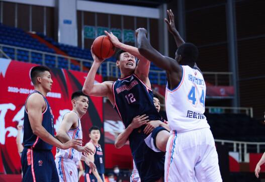 CBA-广东125-110福建取9连胜 苏伟27+10汤杰12分高登31分 CBA-广东125-110福建取9连胜 苏伟27+10汤杰12分高登31分