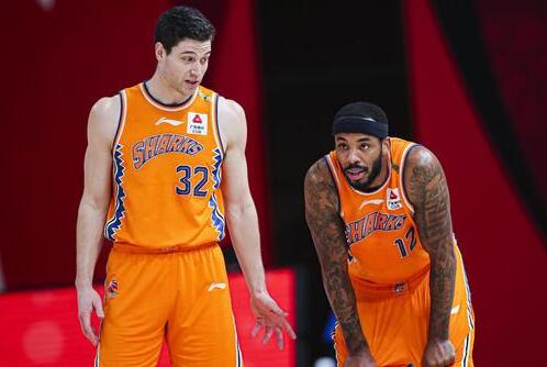 CBA-上海110-83狂胜同曦斩获5连胜 弗神邓蒙合砍51分 CBA-上海110-83狂胜同曦斩获5连胜 弗神邓蒙合砍51分