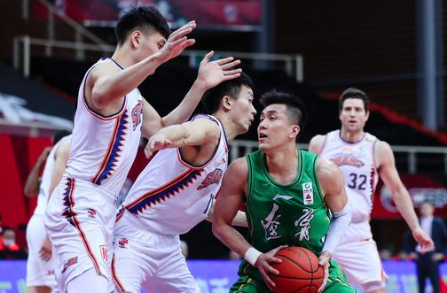 CBA-辽宁217-95战胜上海豪取11连胜 郭艾伦18+11弗神29+7 CBA-辽宁217-95战胜上海豪取11连胜 郭艾伦18+11弗神29+7