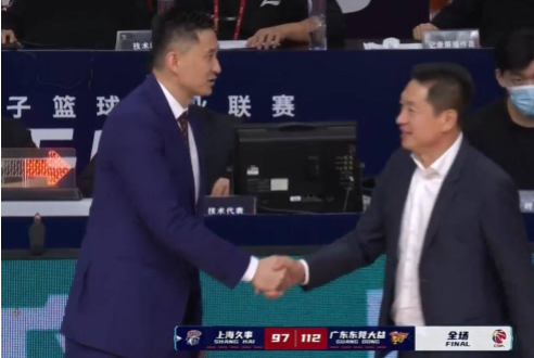 周鹏31+12赵睿准三双 阿联缺阵 广东112-97擒上海获4连胜 周鹏31+12赵睿准三双 阿联缺阵 广东112-97擒上海获4连胜