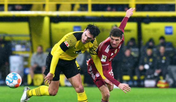 德甲-拜仁3-2逆转多特 莱万双响胡梅尔斯失误+送点 德甲-拜仁3-2逆转多特 莱万双响胡梅尔斯失误+送点