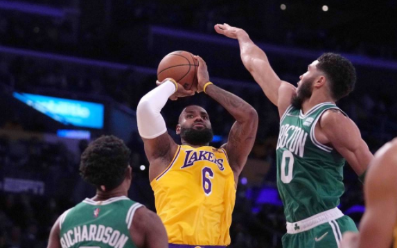 湖人117-102轻松复仇凯尔特人 詹皇高效30分塔图姆34+8 湖人117-102轻松复仇凯尔特人 詹皇高效30分塔图姆34+8