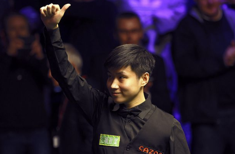 冠军联赛赵心童3-0零封塞尔比 三连胜领跑积分榜 冠军联赛赵心童3-0零封塞尔比 三连胜领跑积分榜