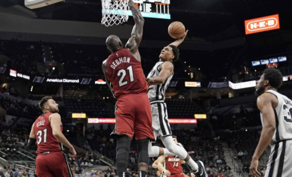 热火112-95擒马刺终结3连败 巴特勒17分阿德巴约18+11 热火112-95擒马刺终结3连败 巴特勒17分阿德巴约18+11