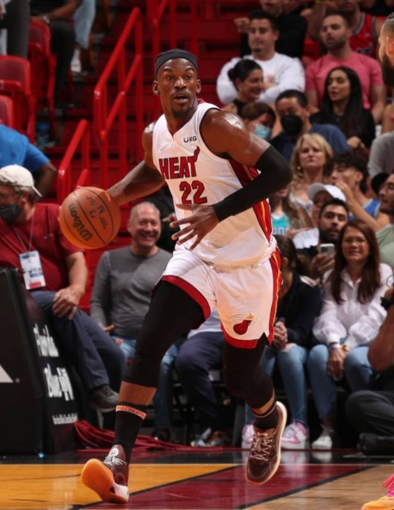 巴特勒27+8布里奇斯29分 热火144-115大胜黄蜂稳居东部榜首 巴特勒27+8布里奇斯29分 热火144-115大胜黄蜂稳居东部榜首