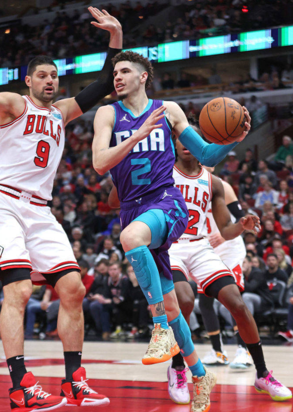 三球24分9助拉文23分 黄蜂七人上双客场133-117力克公牛 三球24分9助拉文23分 黄蜂七人上双客场133-117力克公牛