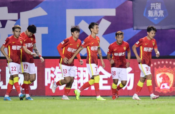 中超-广州1-0河北斩首胜 杨立瑜入首球两队各领红牌 中超-广州1-0河北斩首胜 杨立瑜入首球两队各领红牌