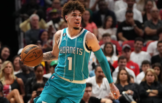 NBA-热火132-115送黄蜂8连败 三球赛季首秀15分斯特鲁斯飙8记三分 NBA-热火132-115送黄蜂8连败 三球赛季首秀15分斯特鲁斯飙8记三分