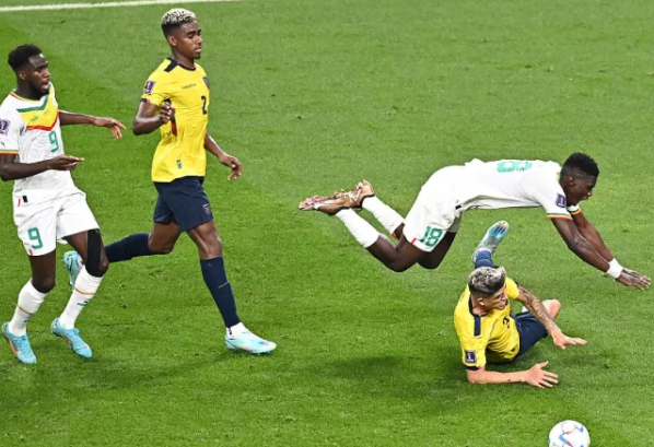 半场-厄瓜多尔0-1塞内加尔 因卡皮耶送点萨尔点射破门 半场-厄瓜多尔0-1塞内加尔 因卡皮耶送点萨尔点射破门