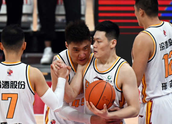 费尔德原帅张宁均20+ 阿不都沙拉木准三双新疆107-110负山西 费尔德原帅张宁均20+ 阿不都沙拉木准三双新疆107-110负山西