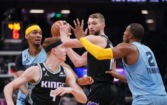 NBA-国王22记三分主场133-100大胜灰熊 莫兰特休战小萨砍三双 