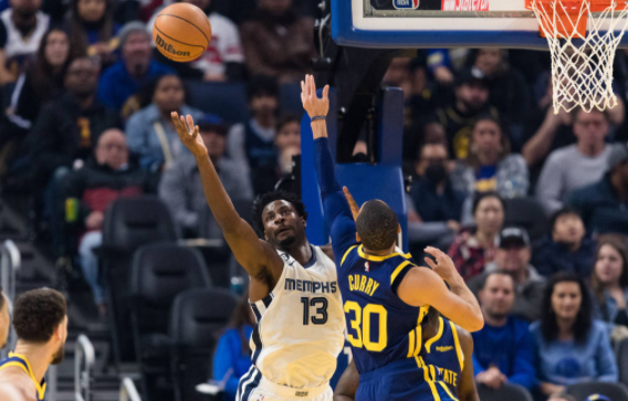 普尔上篮准绝杀库里被驱逐 莫兰特29+13勇士122-120逆转胜灰熊 普尔上篮准绝杀库里被驱逐 莫兰特29+13勇士122-120逆转胜灰熊