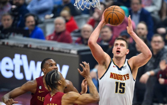 约基奇砍24+18+13大号三双 莫布里31+9骑士109-115不敌掘金 约基奇砍24+18+13大号三双 莫布里31+9骑士109-115不敌掘金