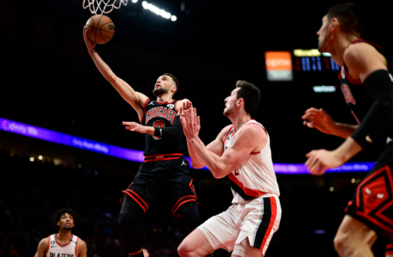 拉文三节打卡33分武切维奇23+15 利拉德缺阵开拓者96-124负公牛 拉文三节打卡33分武切维奇23+15 利拉德缺阵开拓者96-124负公牛