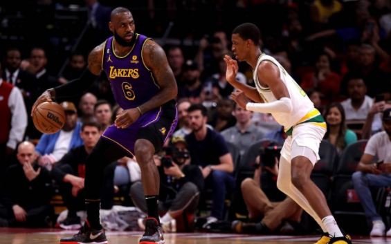 詹姆斯18+10+11 浓眉40+9 申京18+15+5 湖人134-109复仇火箭迎3连胜 詹姆斯18+10+11 浓眉40+9 申京18+15+5 湖人134-109复仇火箭迎3连胜