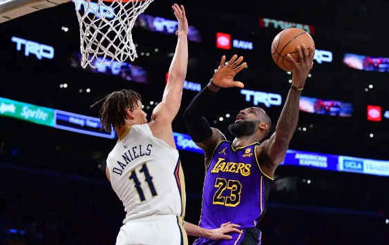 詹姆斯21+14拉塞尔30分 锡安空砍30+9鹈鹕122-139不敌湖人 詹姆斯21+14拉塞尔30分 锡安空砍30+9鹈鹕122-139不敌湖人