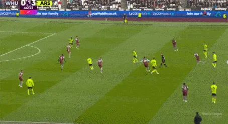 1707668588234577.gif 04.gif