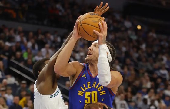 约基奇35+16爱德华兹空砍30+8+8 掘金115-112险胜残阵森林狼 约基奇35+16爱德华兹空砍30+8+8 掘金115-112险胜残阵森林狼