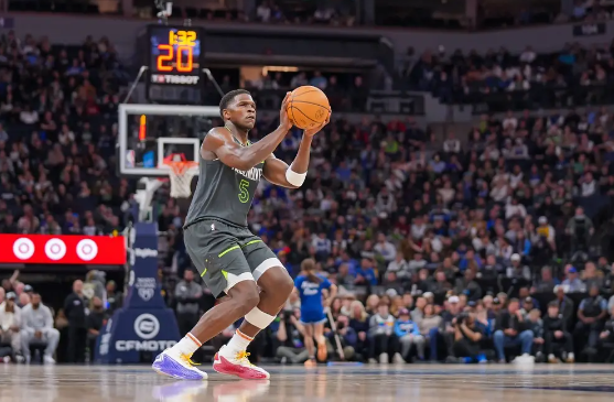 库里31分爱德华兹23+8 戈贝尔17+12森林狼114-110胜勇士 库里31分爱德华兹23+8 戈贝尔17+12森林狼114-110胜勇士