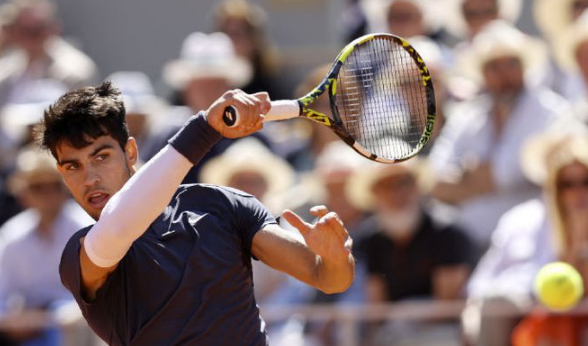 法网诞生新王！阿尔卡拉斯连扳2盘3-2逆转兹维列夫，大满贯第3冠