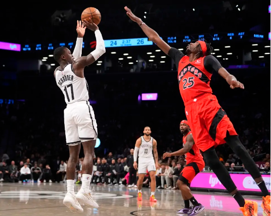 卡梅隆空砍32分 巴恩斯21+6 崔永熙未出场 篮网逆转猛龙未果