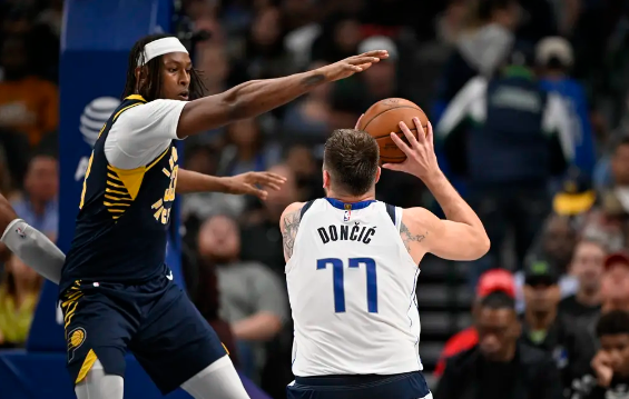 特纳30+11 哈利伯顿25+12 东契奇34+7+15 步行者力克独行侠