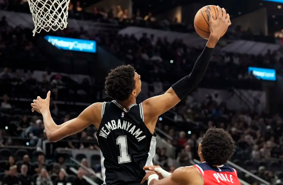 文班亚马爆砍50+6&8记三分 普尔42+6 马刺送奇才6连败