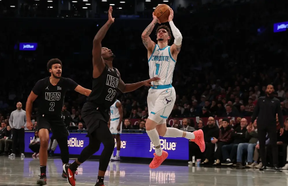 C-约翰逊34分 米勒29分 三球最后时刻遭弃用 篮网险胜黄蜂