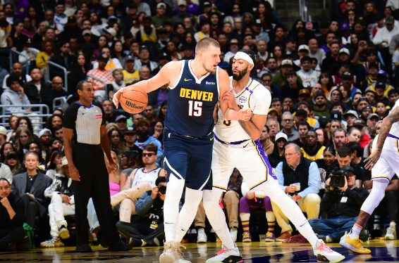 约基奇34+13+8 詹眉低迷 掘金第三节净胜22分&送湖人2连败