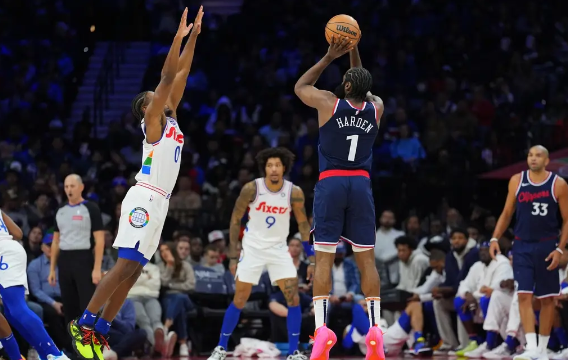 哈登三节23+8 快船首发正负值均30+ 快船大胜76人迎5连胜