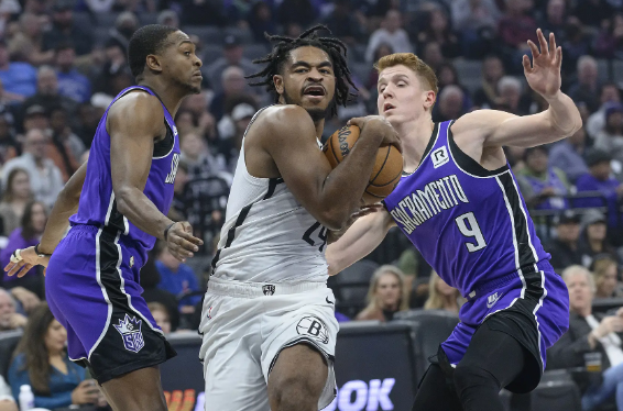 托马斯34+6 福克斯31分 小萨13+18+7 篮网19记三分射穿国王