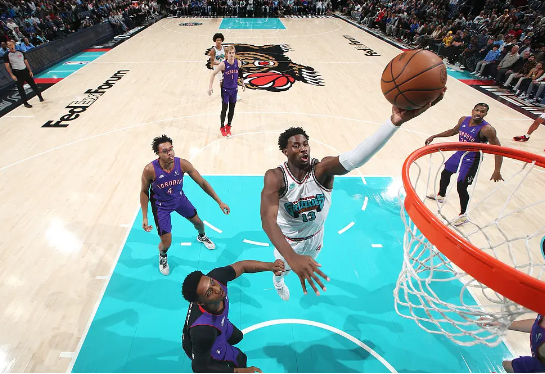 埃迪21+16 莫兰特15+9 灰熊7人15+狂轰155分送猛龙9连败