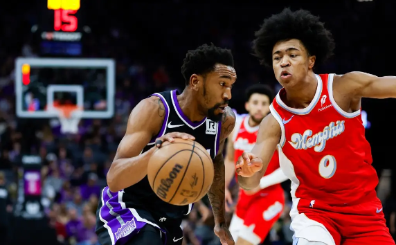 威尔斯空砍新高30分德罗赞29+5 蒙克31分国王138-133擒灰熊