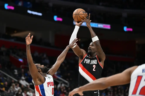 康宁汉姆32+6+9 A-西蒙斯36+9 活塞22分逆转开拓者取4连胜