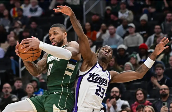 字母哥33+11+13 利拉德24+7 德罗赞28+6 雄鹿终结国王7连胜