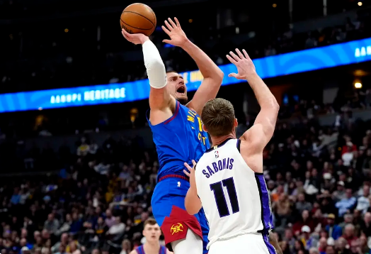 约基奇35+22+17 小萨23+19+8 威少18分 掘金擒国王迎4连胜