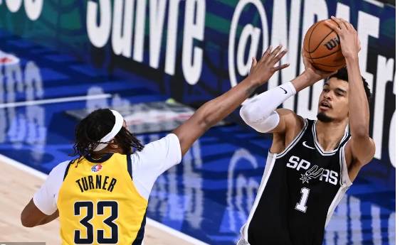 哈利伯顿三节28分 文班20+11 巴恩斯25+7 步行者大胜复仇马刺