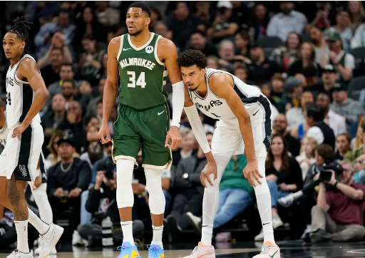 文班30+14+6帽 保罗12+9 字母哥35+14+6 马刺击退雄鹿