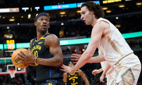 库里34+6巴特勒首秀25分 勇士单节逆转24分以132-111击败公牛