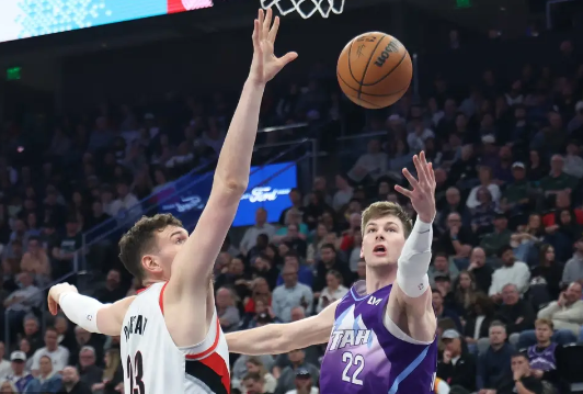 西蒙斯28+6 阿夫迪亚18+14+5 开拓者4人15+力克爵士