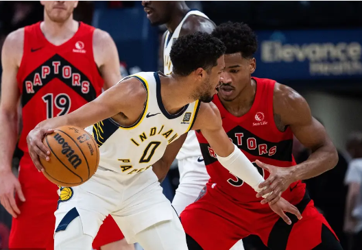 哈利伯顿33+11 特纳18+10 奎克利18+6 步行者轻取猛龙