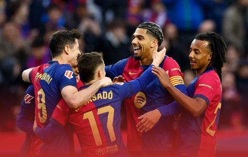 西甲-巴萨4-0大胜皇社登顶榜首,马丁、卡萨多处子球 西甲-巴萨4-0大胜皇社登顶榜首,马丁、卡萨多处子球