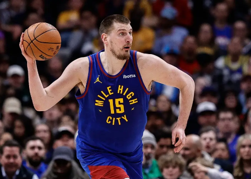 约基奇22+15+6 威少25分 德罗赞35+6 掘金逆转终结国王4连胜 约基奇22+15+6 威少25分 德罗赞35+6 掘金逆转终结国王4连胜