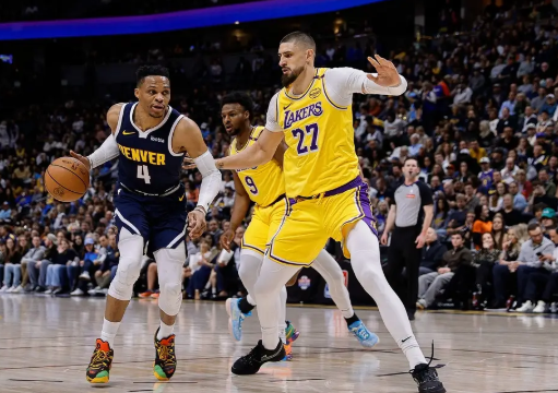 穆雷三分准绝杀+威少抢断致胜 小里37+8+13 残阵湖人憾负掘金