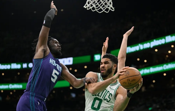 塔图姆16+8+8 普理查德22分 绿军捕蜂连续两个赛季突破60胜 塔图姆16+8+8 普理查德22分 绿军捕蜂连续两个赛季突破60胜