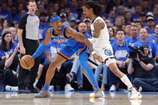 亚历山大27+7+5 切特20+11+5帽 雷霆19分小胜灰熊2-0领先 亚历山大27+7+5 切特20+11+5帽 雷霆19分小胜灰熊2-0领先