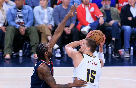 哈登28+6+8 小卡27+10 约基奇25+7+8 快船险胜掘金双方抢七！