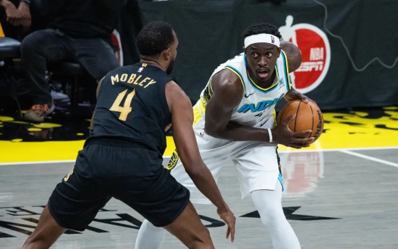 米切尔43+9 西亚卡姆18+4 哈利伯顿4分 骑士大胜步行者扳成1-2